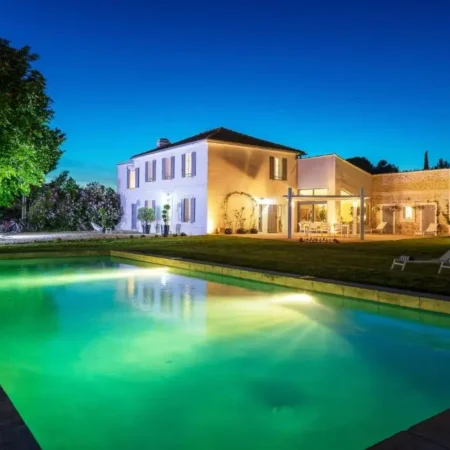 La Bastide de Damien a Aix- Demeure d&rsquo;Exception 5 cles, Table Remarquable Teritoria, JACUZZI Privatif, Chef etoile D. Frerard