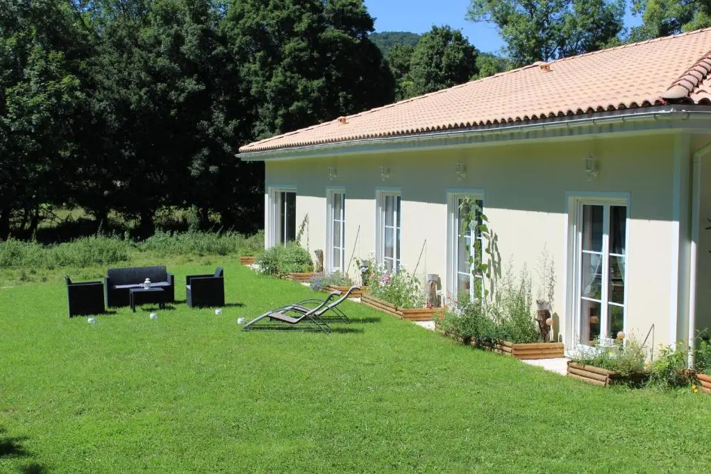Du Cote de Lacoume