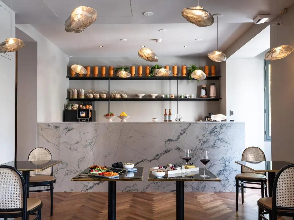 Hebe Hotel