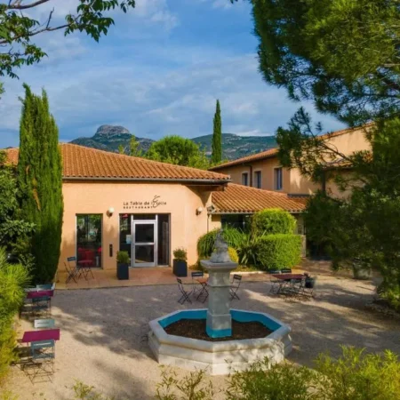 Logis Hotel Noemys Pont de l’Etoile