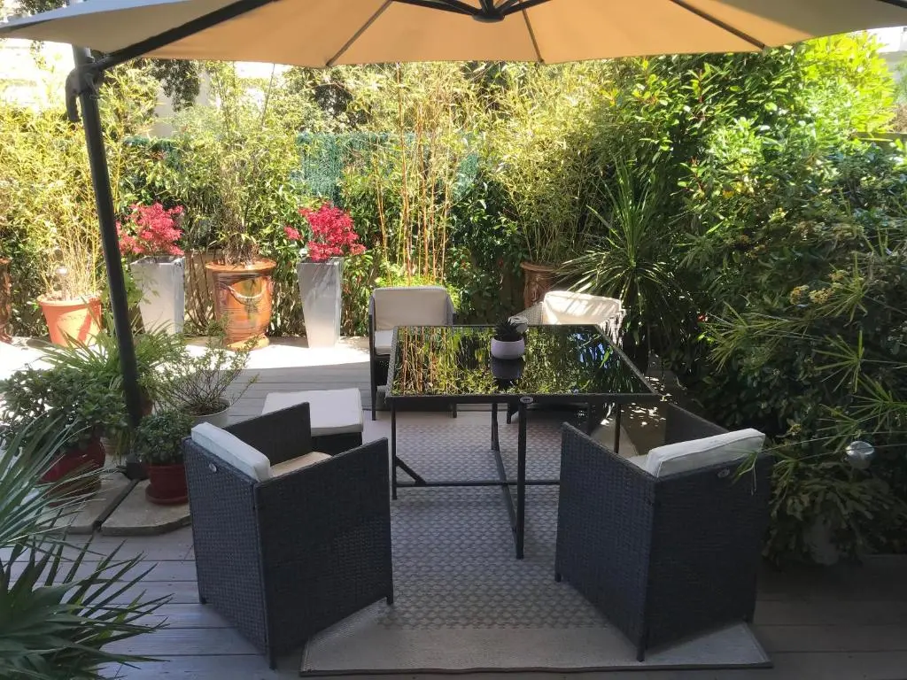 Villa Marcenac appartement de vacances avec jardin