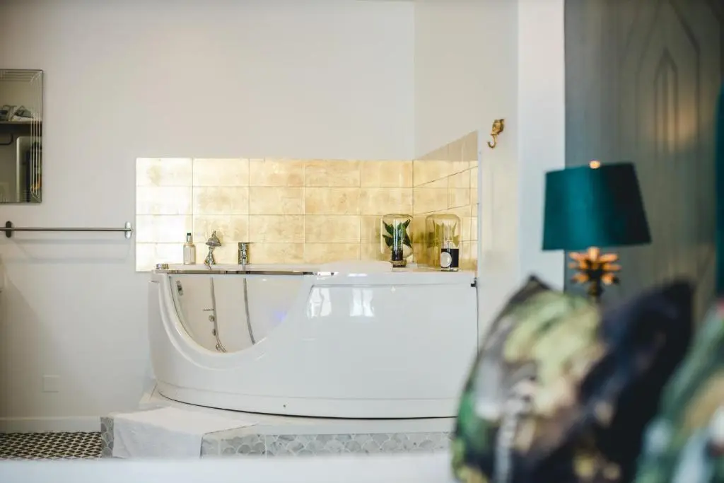 Les Precieuses Suites & SPA – Jacuzzi Privatif- Apparts Hotel Deluxe Avignon