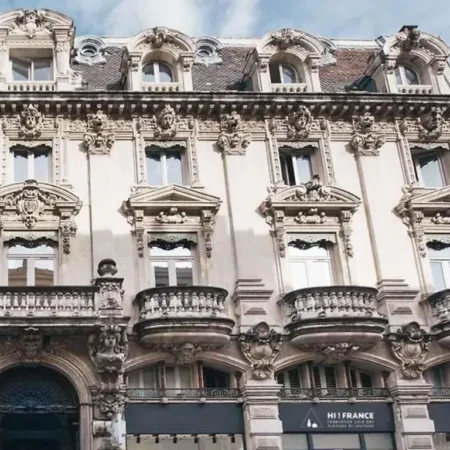 AUBERGE JEUNESSE > AVIGNON > VAUCLUSE