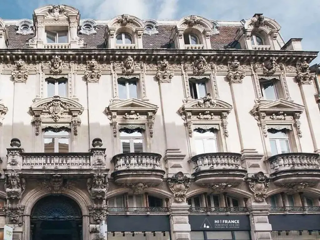 AUBERGE JEUNESSE > AVIGNON > VAUCLUSE