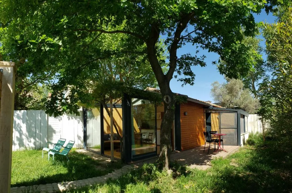Mazet des amants, cabane en bois avec spa privatif