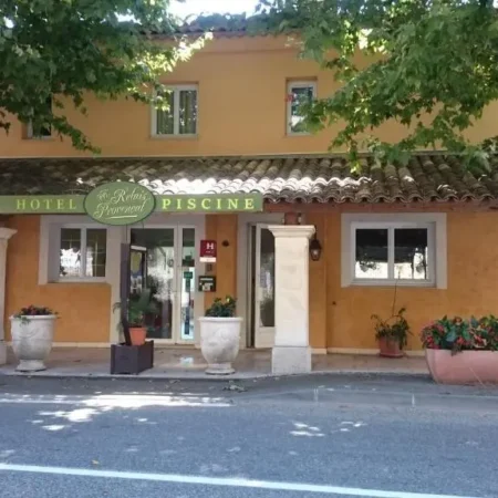 Au Relais Provencal