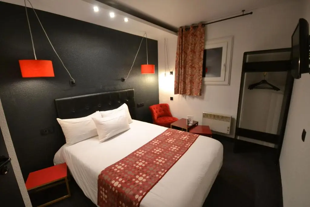 BRIT HOTEL Baillet-en-France