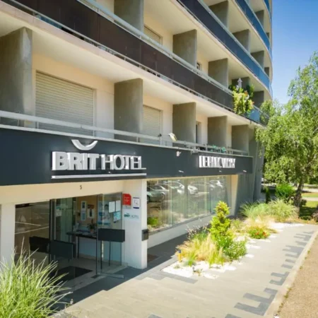 HOTEL & APPART&rsquo;HOTEL – Brit Hotel Le Parc Vichy