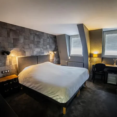 B Hotel