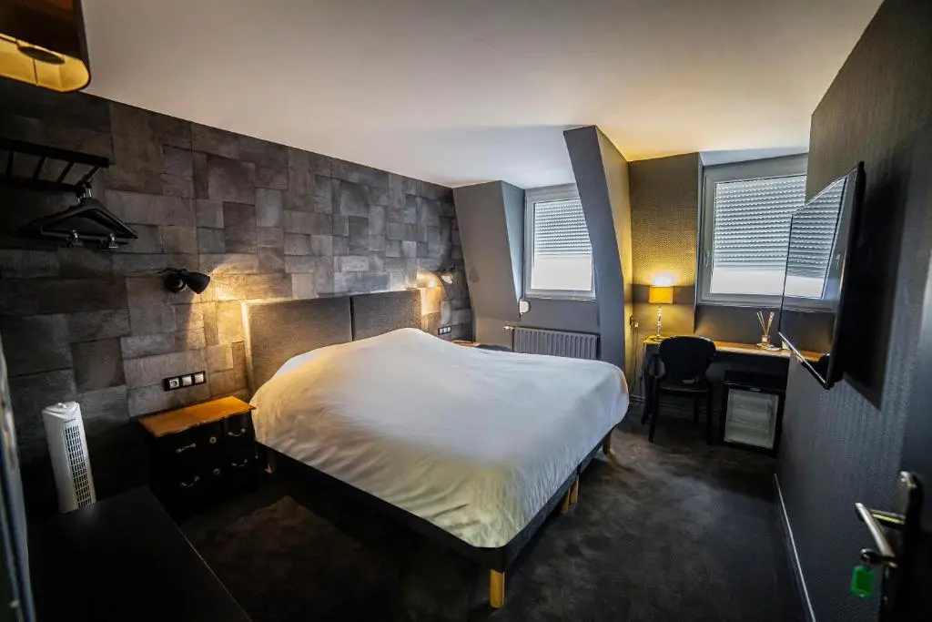 B Hotel