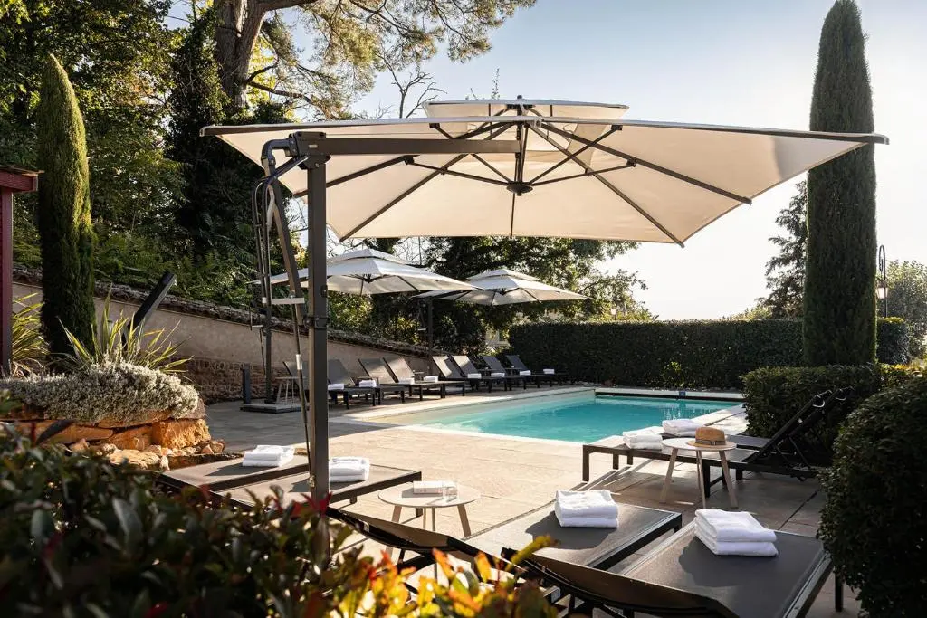Contact Hotels Le Savigny & Spa
