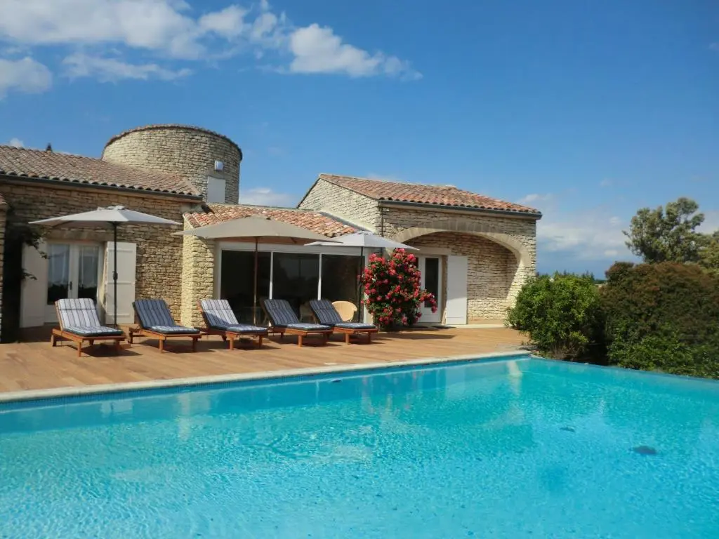 MAISON DE INNA