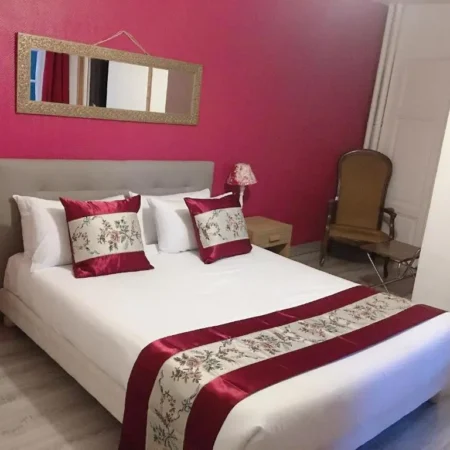 Hostellerie Des Voyageurs & RESTAURANT LA BELLE SAVEUR