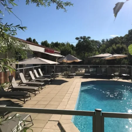 Hotel Kyriad Aix les Milles – Plan de campagne