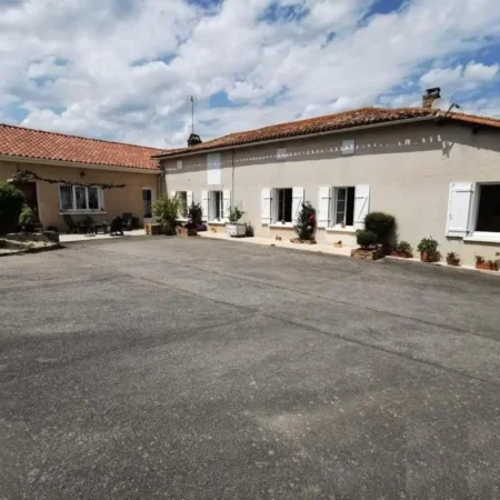 Gite 5/10 pers Natura Bella, avec piscine