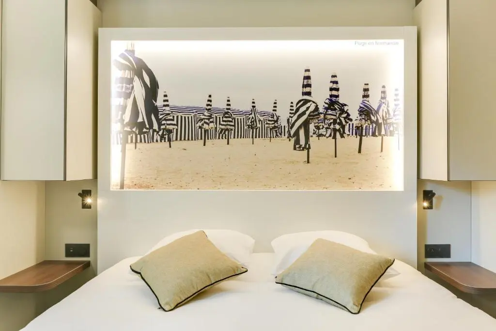Brit Hotel Caen Nord – Memorial