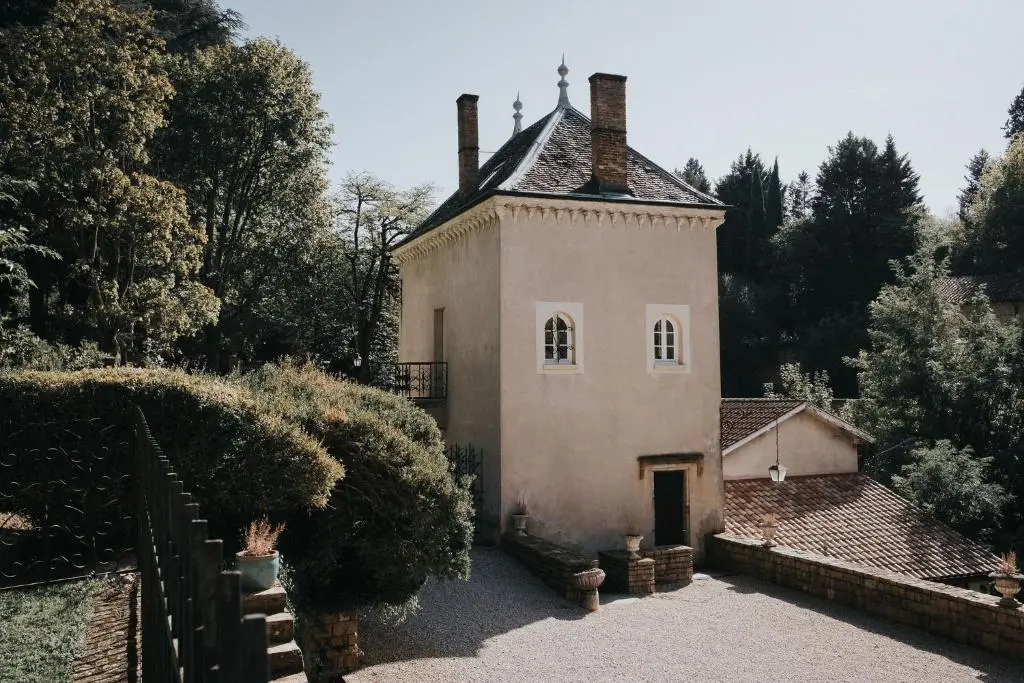 Lyon Country House
