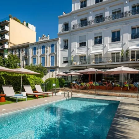 Hotel Canberra (le)