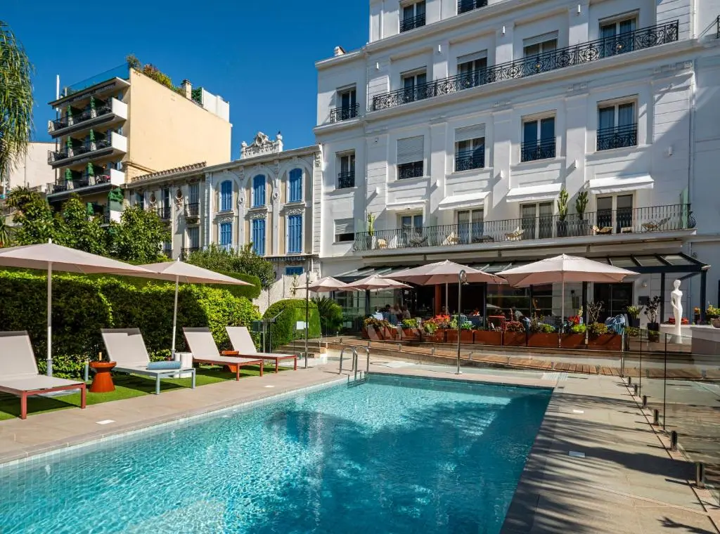 Hotel Canberra (le)