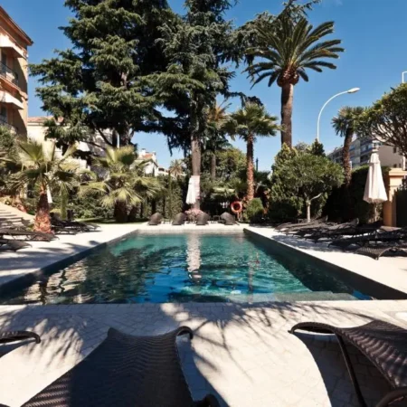 Golden Tulip Hotel Cannes – Hotel De Paris