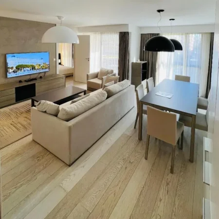 Carlton Riviera