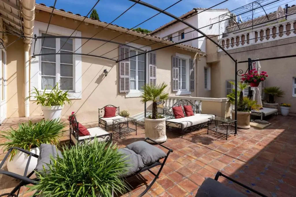Le Comtadin Hotel