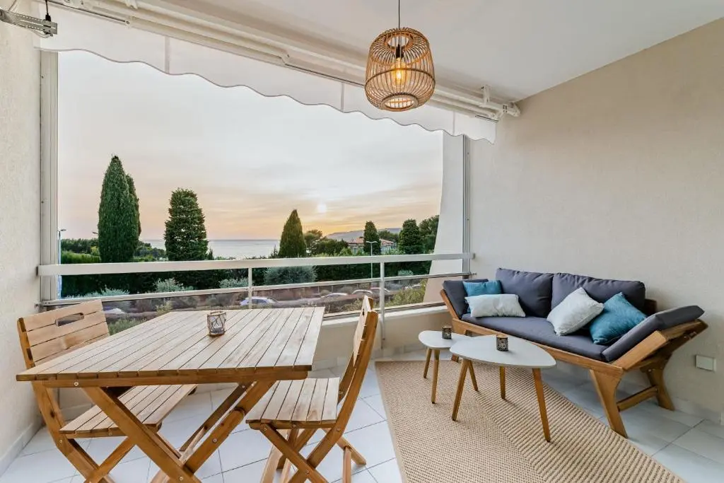 Le Revestel **** – Location Cassis T2 Vue mer