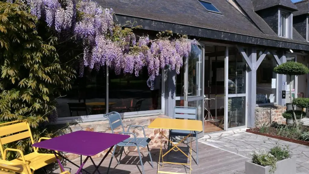 Logis Hotel Lodge la Valette