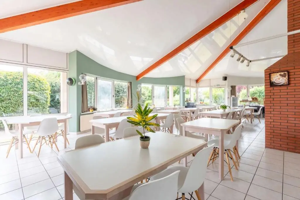 HOTEL Les Archers Chambretaud