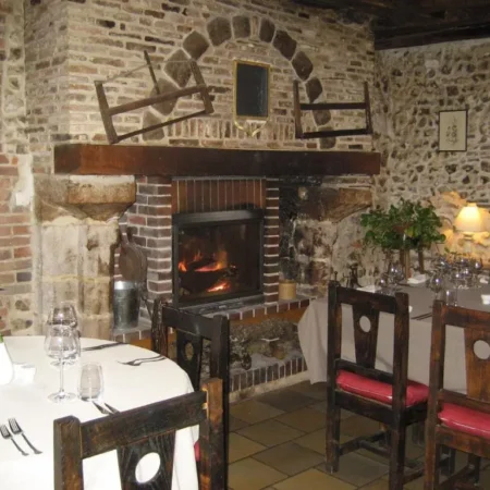 HOTEL RESTAURANT CHEVAL BLANC