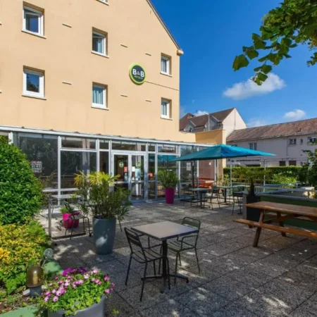 B&B HOTEL Chartres Centre Cathedrale