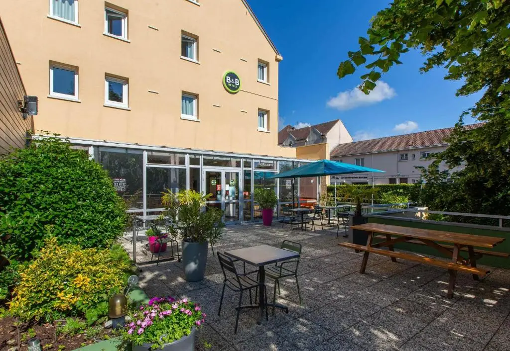 B&B HOTEL Chartres Centre Cathedrale