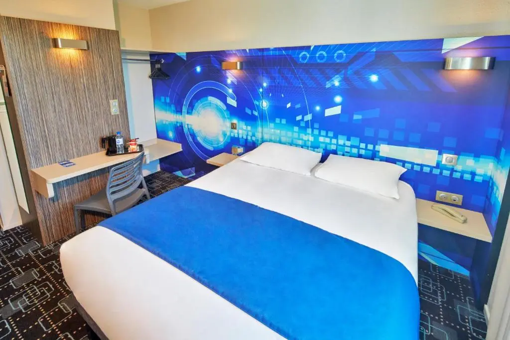 Kyriad Poitiers Hotel – Jules Verne