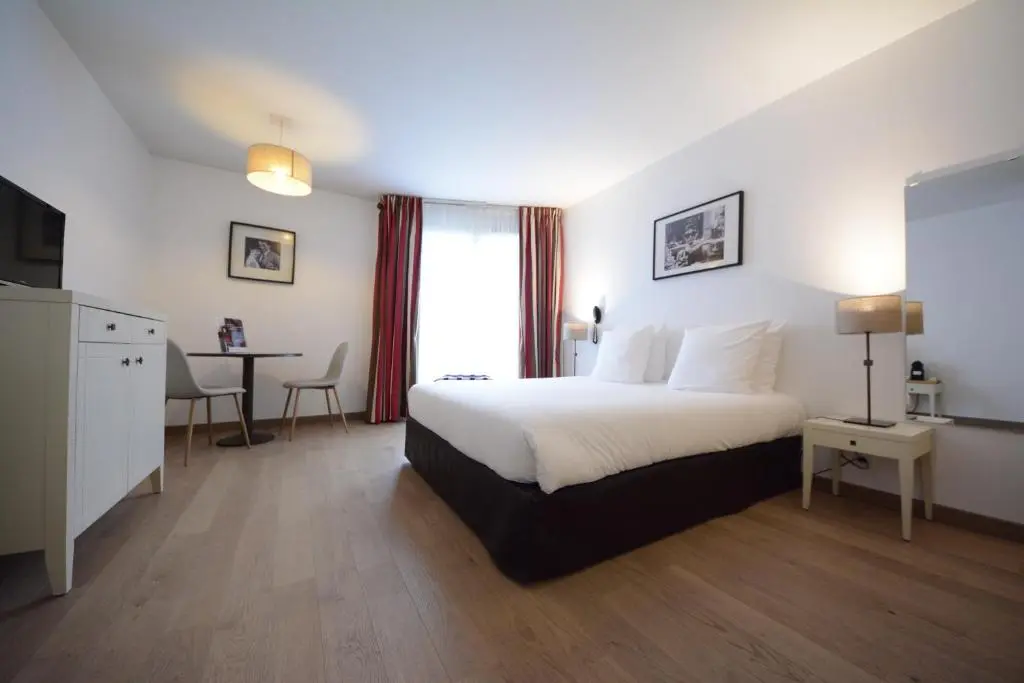 Hotel CERISE Paris Chatou