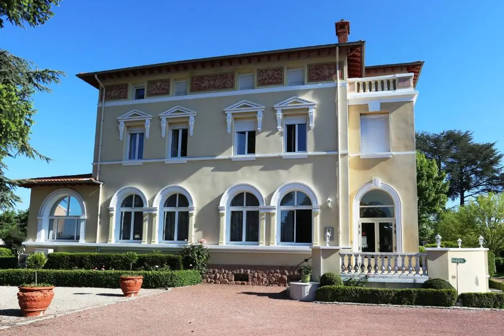 Logis Hotel le Chateau Blanchard