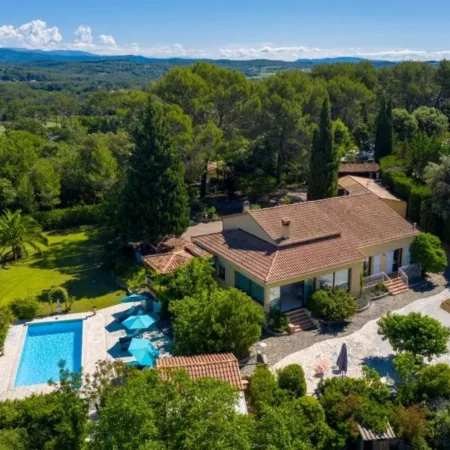 HOTES’ANTIC PROVENCE