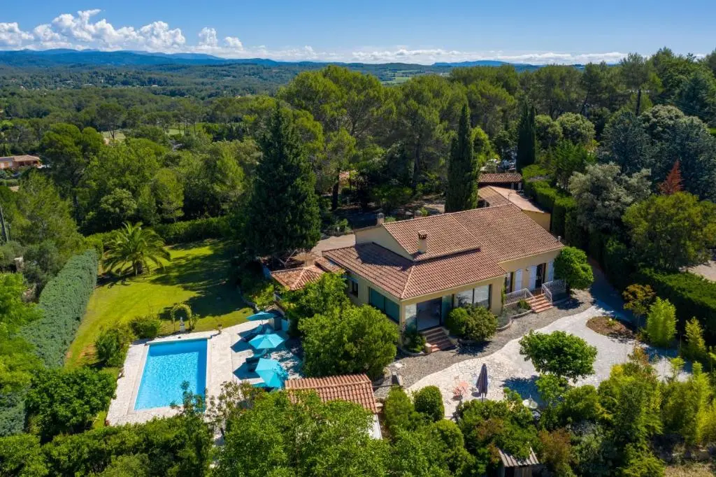 HOTES’ANTIC PROVENCE