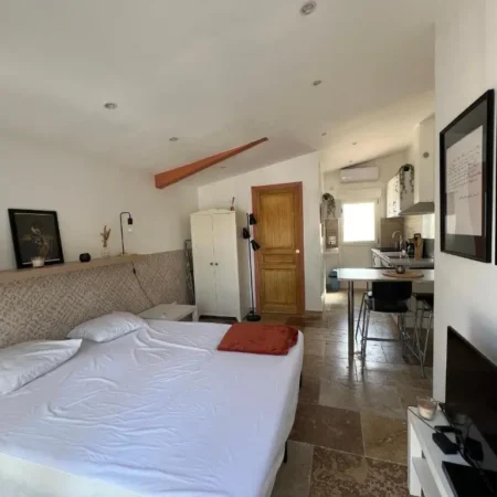 Studio Hotel