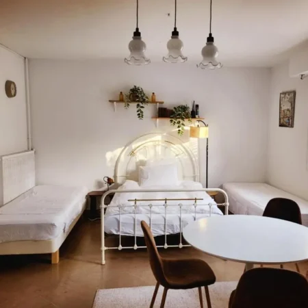 Cozy Garden Rooms