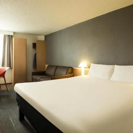 ibis Orly Chevilly Tram 7