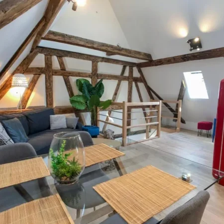 Beauty & The Beast – Old Town Cosy Apartments