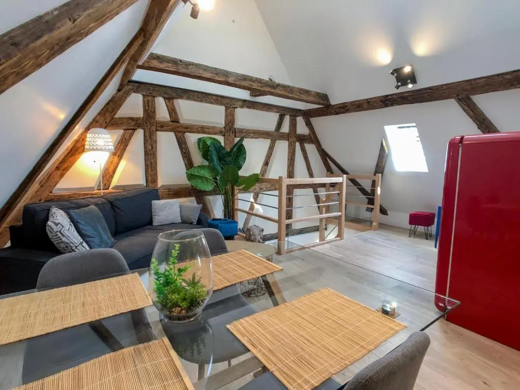 Beauty & The Beast – Old Town Cosy Apartments