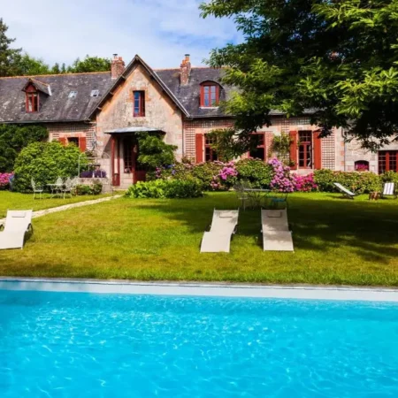 Petit Manoir De Keriolet: Gite et Chambre d’hotes avec piscine dans le Finistere, en bord de mer, proche Quimper, Bretagne