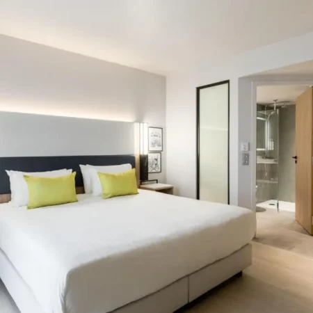 Courtyard Paris Creteil