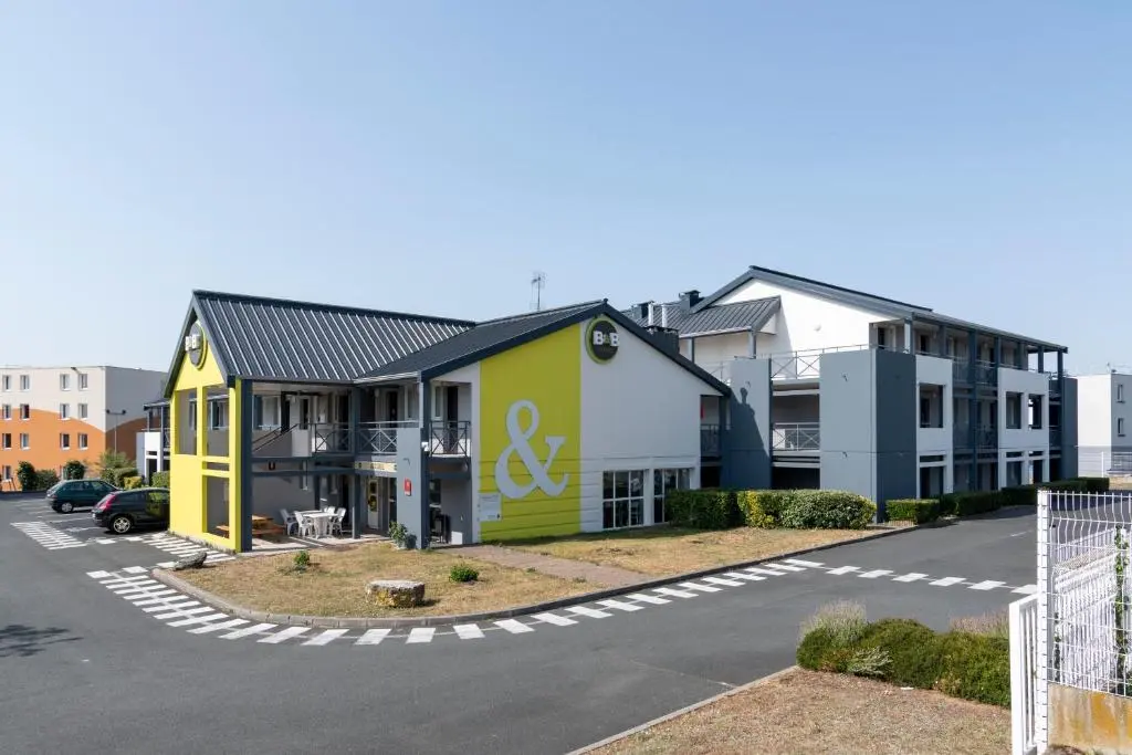 B&B HOTEL Chateauroux Aeroport