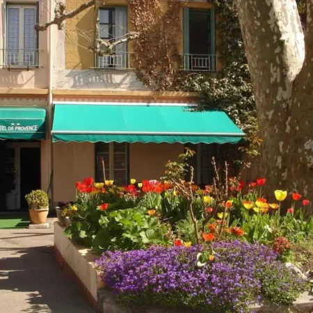 Logis Hotel de Provence