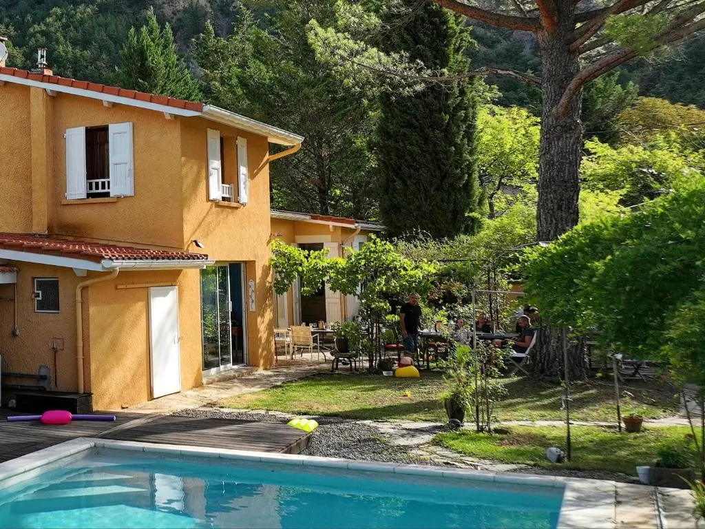 Chambres d’Hotes – Le Pin des Arches
