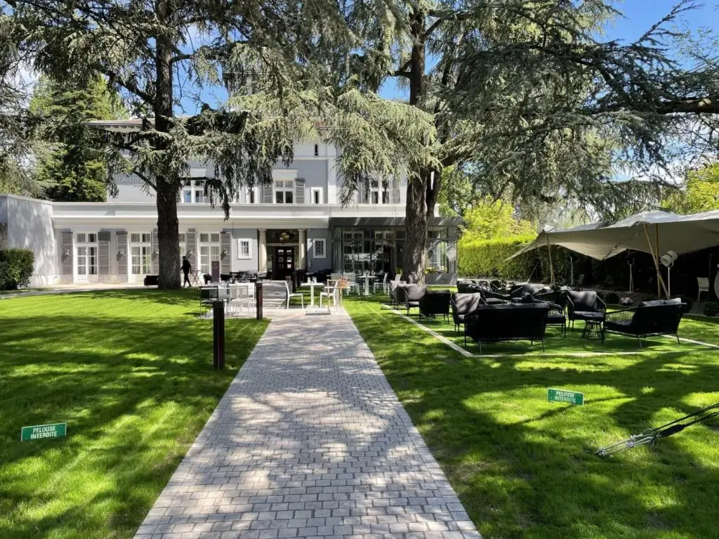 Maison D’anthouard Hotel Restaurant Ecully, Lyon