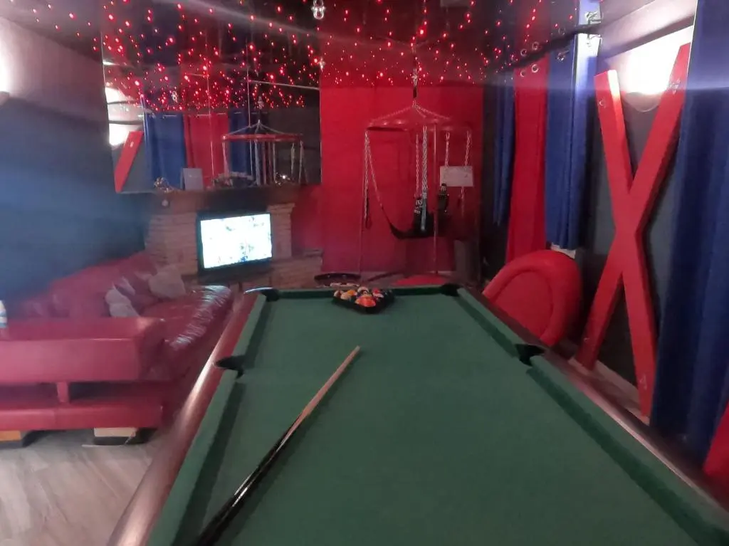 Votre petit paradis : Location appartement, loveroom, week-end romantique, coquin, spa, proche Cap D’agde, Herault beziers
