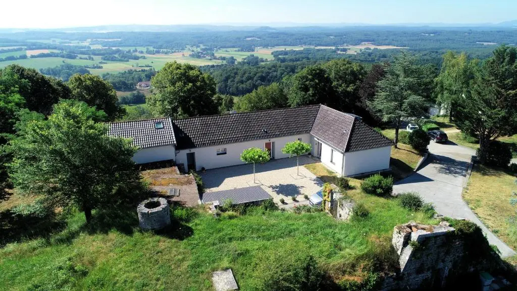 la Maison du Fort de Fontain 3 gites nature vue Jura